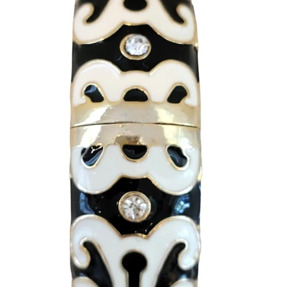 Beautiful Vintage-Inspired Black & White Enamel Bangle Bracelet - Picture 5 of 7